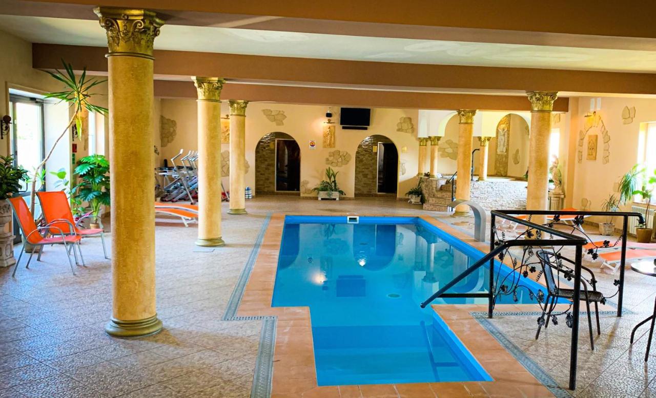 Hotel Wellness & Spa Antyczny Dwor Rudna Mala Exteriör bild